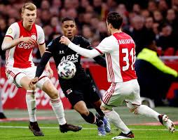 In het seizoen 2012/2013 komt afc ajax uit in de nederlandse eredivisie. Bekerkraker Tussen Az En Ajax Op Woensdag 20 Januari Nederlands Voetbal Ad Nl