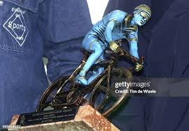 Image result for tbn:if9L2sMjE_ET9M::www.trophees-denis.com/wp-content/telechargements/coupes.jpg