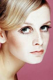 15 Worst Beauty Trends Over Time Twiggy Model Twiggy Beauty