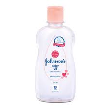 Johnson's® baby natural massage oil is a safe oil for baby and is enriched with the goodness of olives. Buy Johnson S Baby Oil With Vitamin E Non Sticky For Easy Spread And Massage 500ml Online At Low Prices In India Amazon In
