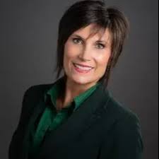 Mitzi Wade's Instagram, Twitter & Facebook