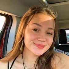 Cassie Vickers's Instagram, Twitter & Facebook