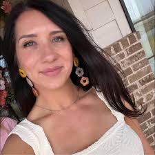 Anyone missing a Green Cheek Conure bird around ECR 60?