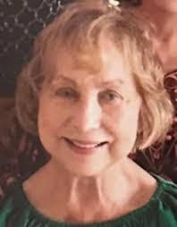 Ellyssa Barr's Instagram, Twitter & Facebook