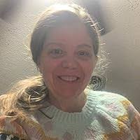 Elly Blue's Instagram, Twitter & Facebook