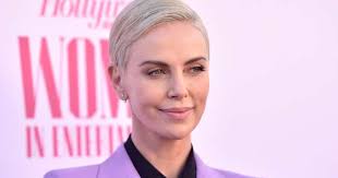 Undercut hair style is one of the most significant looks this season in men's short haircuts. The Most Popular Short Haircuts For Women Over 40 Web24 News