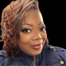 Alisa Henley's Instagram, Twitter & Facebook