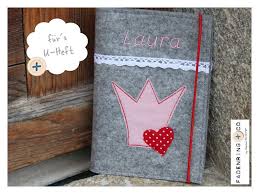 Ein zusätzlichen schutz, wie ein umschlag für eine handelsübliche kunststoffhülle. U Heft Hulle Krone Aus Filz Mit Name Spitze U Heft Hulle U Heft Hulle Nahen Fadenring