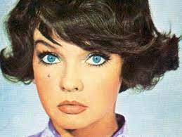 9 iulie 1943, bucuresti) este o cantareata si compozitoare romana de muzica usoara si muzica populara, compozitoare si textiera, actrita de teatru si film. Cum AratÄƒ Apartamentul Margaretei Paslaru Din New York ValoreazÄƒ 1 2 Milioane De Dolari