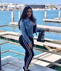 Follow my friend yukie at shesyukie lets connect! 250 Me Gusta 8 Comentarios Fiorella Zelaya Fiorellaze En Instagram Buen Dia Latin Women Women Girl Online