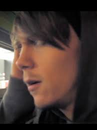 À chaque fois que je regarde Rhys et ses compétences Star Wars, ça me fait  l'aimer encore plus ! : r/SleepTokenTheory