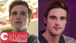 Jacob elordi is so dramatic. Euphoria Star Jacob Elordi Breaks Down Psychology Of Nate Teases Scenes With Zendaya In Studio Youtube