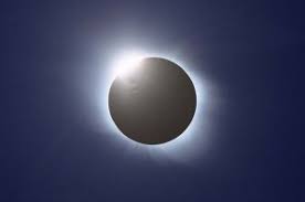 Úplné zatmění slunce patří mezi nejpopulárnější astronomické úkazy, které lze na zemi spojené státy čeká 21. Zatmeni Slunce Slunce Na Obloze Astronomicky Informacni Server Astro Cz