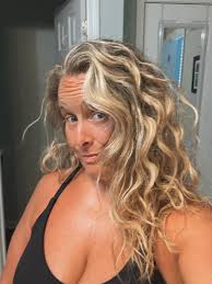 Debra Hege's Instagram, Twitter & Facebook