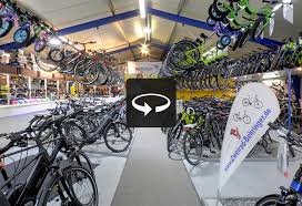 2 Rad Behringer Kamp Lintfort 360 Innenansicht