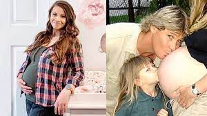 Bindi irwin, husband announce they're expecting first child. Bindi Irwin Calls Husband Chandler Powell The Light Of My Life Ahead Of Daughter S Birth Entertainment Tonight