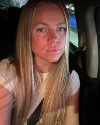 Karen Stokely's Instagram, Twitter & Facebook