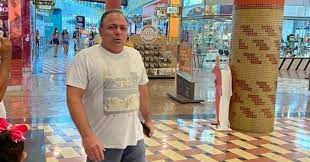 O general que entrou coberto de louros por sua atuação. Pazuello E Advertido Apos Entrar Em Shopping Sem Mascara Brasil Pleno News