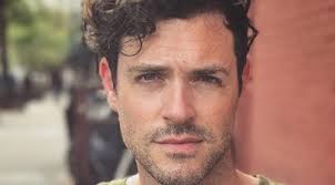 Trayectoria profesional Brendan Hines