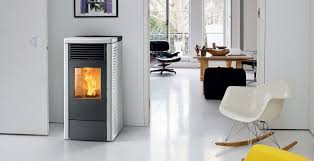 Ce poêle fonctionne aux granulés de bois. Ravelli Poele A Pellets R70 Matagne Hody