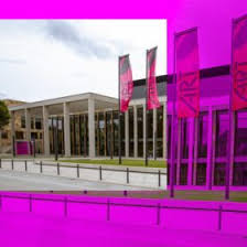 It is made up of three separate companies: Arte Kunstmesse Arte