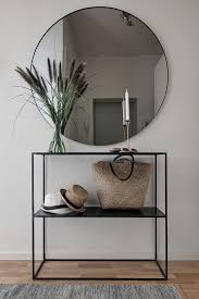 Dans les petits espaces modernes, les meubles ont plusieurs fonctions. Skandynawskie Mieszkanie I Subtelne Pierwsze Jesi Jesi Lumineux Mieszkanie Pie Idee Deco Entree Maison Decoration Entree Appartement Deco Appartement