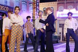 The outing also travels to los angeles, dallas, orlando, atlanta, new jersey, washington d.c., and toronto before wrapping on june 6, 2020 in chicago. Bts Rocks Set From Korea At Iheartradio Music Festival