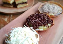 Pertama, campur dan aduk dulu bahan a yang telah disebut di atas hingga rata kemudian diamkan kurang lebih 1,5 jam dengan itulah keterangan panjang mengenai resep rahasia cara membuat donat kentang yang enak, empuk dan juga lembut dengan bahan sederhana yang. Resep Donat Simple Bahan Seadanya Yang Lezat Ninja Resep