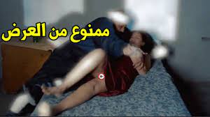 جوز امها سكران ومش شايف قدامه دخل عليها وراح عامل معاها حاجات متصحش 