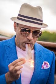 Don't wait for the perfect moment. The best thing you can do is start NOW.  Make today the day you take action! ⏰🔥 #entrepreneur #successtips  #wordsofwisdom