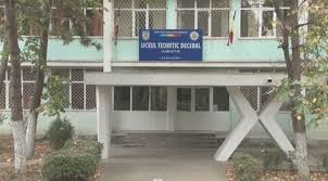 Lista liceelor din bucurești și a datelor lor de contact. Caz Èocant La Liceul Decebal Din ConstanÈa Un Elev Èi A Pierdut Un Testicul In Urma Unei BÄtÄi PÄrinÈii I Au Dat In JudecatÄ Pe Profesorii De Serviciu