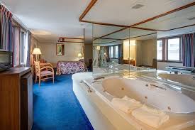 Affordable Gatlinburg Hotel Rooms Near Downtown Jacuzzi Suites Sidney James Mountain Lodge Jacuzzi Jacuzzi Room Malibu Homes
