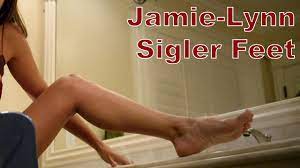 Jamie Lynn Sigler's Feet - YouTube