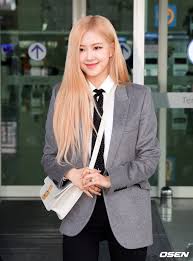 See more ideas about blackpink rose, blackpink, rose. Rose Blackpink Airport Photos To Paris On January 26 2020