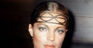 La tombe de l'actrice a été profanée. La Tombe De Romy Schneider Dans Les Yvelines Profanee Le Point