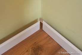 comment poser des plinthes travailler le bois en 2021 poser des plinthes plinthes pose plinthe