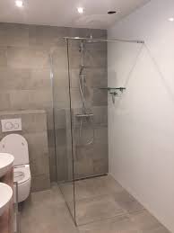 kleine badkamer betonlook badkamer badkamer douches badkamer douche tegels
