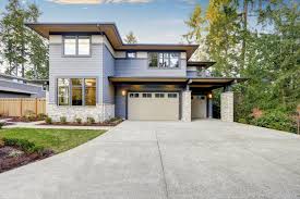 How to choose paint based on roof color · brown roof: 20 Exterior House Colors Trending In 2021 Mymove