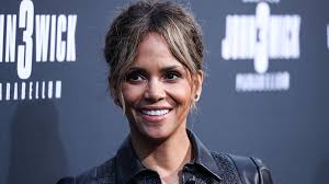 Halle Berry (54) onthult het geheim van haar prachtige lichaam