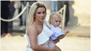 Erika choperena is a spanish child psychologist also famous as atletico madrid star antoine griezmann's wife. Sportmob Facts You Need To Know About Erika Choperena Antoine Griezmann S Wife