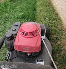 Whether you use your lawnmower sparsely or frequently, engine reliability is a huge factor that should be considered. Honda Vs Toro Lawn Mowers Essential Home And Garden