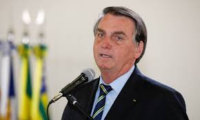 Bolsonaro propaganda on youtube is full of phrases of the following kind : Coluna O Trator E O Deus De Bolsonaro Epoca