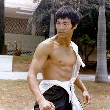 Bruce Lee y la historia de su pelea olvidada con el culturista Bolo Yeung