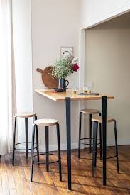Il est destiné aux professionnels de la restauration qui ne souhaitent pas déplacer les tables. Pied Pour Table Bar Et Mange Debout Tiptoe Serre Joint Couleurs Table Bar Table Bar Cuisine Tabouret De Bar