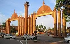 Taman negara ini yang diisytiharkan secara rasminya oleh sultan kelantan, pahang dan terengganu (sewaktu sambutan jubli perak king george) diwartakan bagi memelihara alam semulajadi kawasan ini. Tempat Menarik Di Kelantan Untuk Dilawati Kelantan Taj Mahal Landmarks