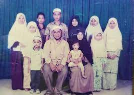 Для просмотра онлайн кликните на видео ⤵. Inspirasi Cara Didikan Orang Tua Ustazah Asma Harun Ini Rahsianya Keluarga