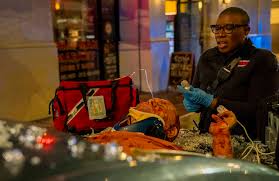 Jun 28, 2021 · why hen's mom in 911 looks so familiar. 9 1 1 Season 2 Episode 17 Louis Lombardi And Aisha Hinds As Henrietta Hen Wilson Tell Tale Tv