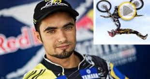 Marcelo Simões é campeão no Arena Freestyle Motocross