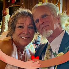 Pilots' wives party in cockpit in 1970s