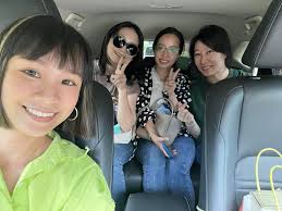 你會讓陌生人搭便車嗎？」 今天送鵝子去學校參加新生成長營回程的路上在等紅燈時突然有一位小姐來敲窗